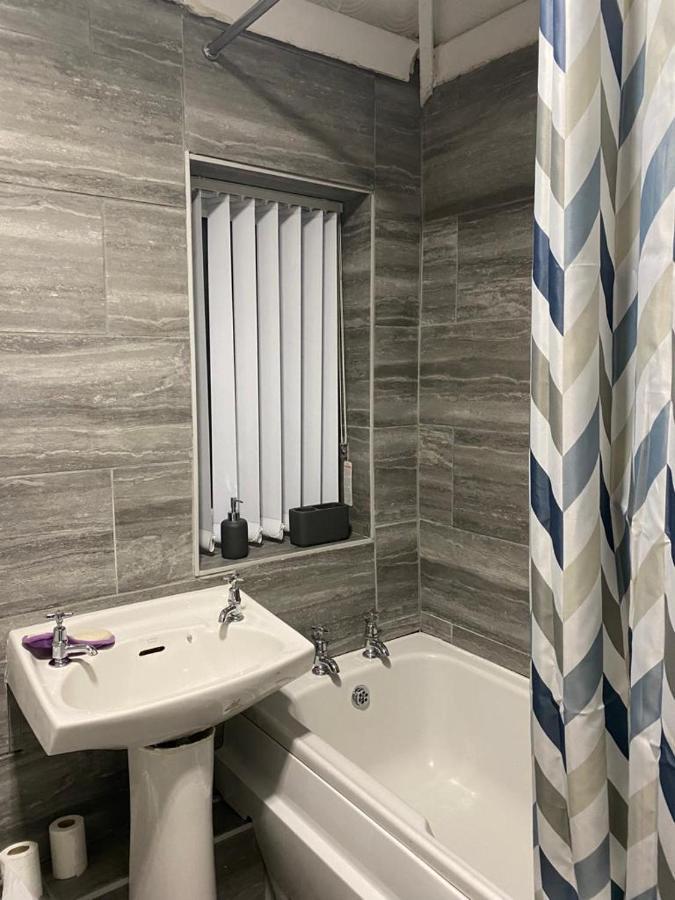 Cosy 3 Bedroom House, Free Parking & Wifi Nottingham Exteriör bild
