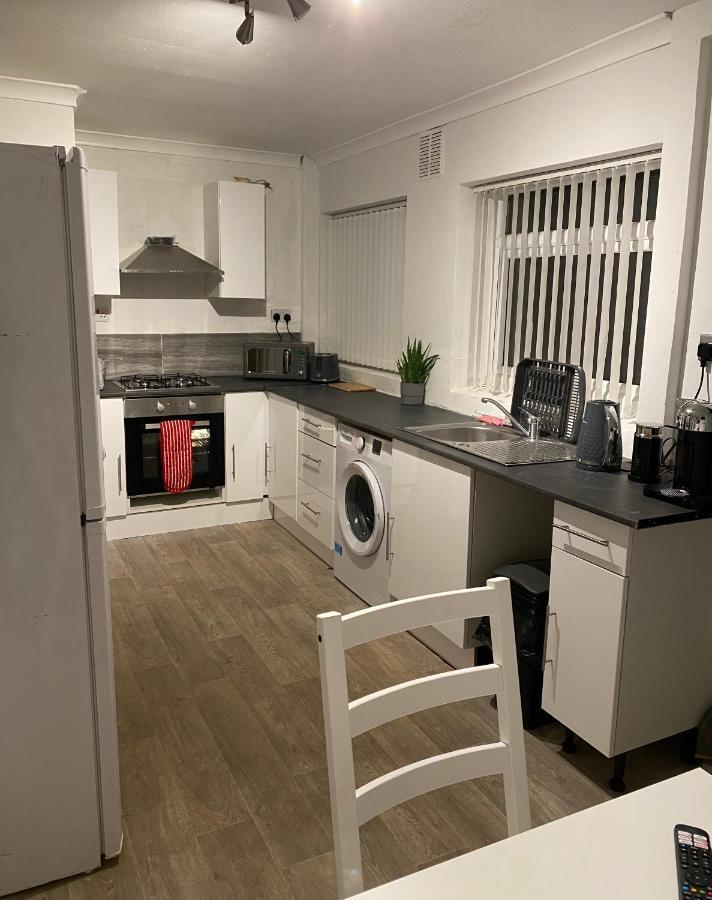Cosy 3 Bedroom House, Free Parking & Wifi Nottingham Exteriör bild